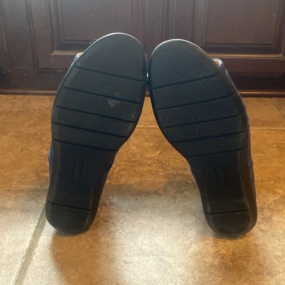 Comfortview. Women's Cutout Sandals - Navy. Size 10 - Picture 9 of 11